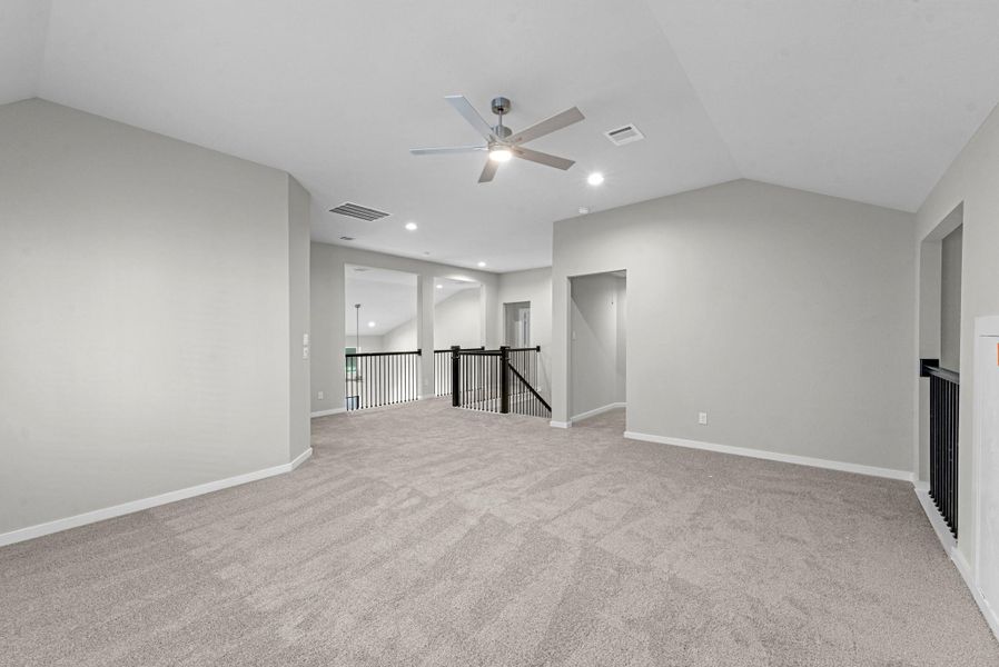 Spacious, unfurnished interior of a new home in Morton Creek Ranch, Katy (Image 22).