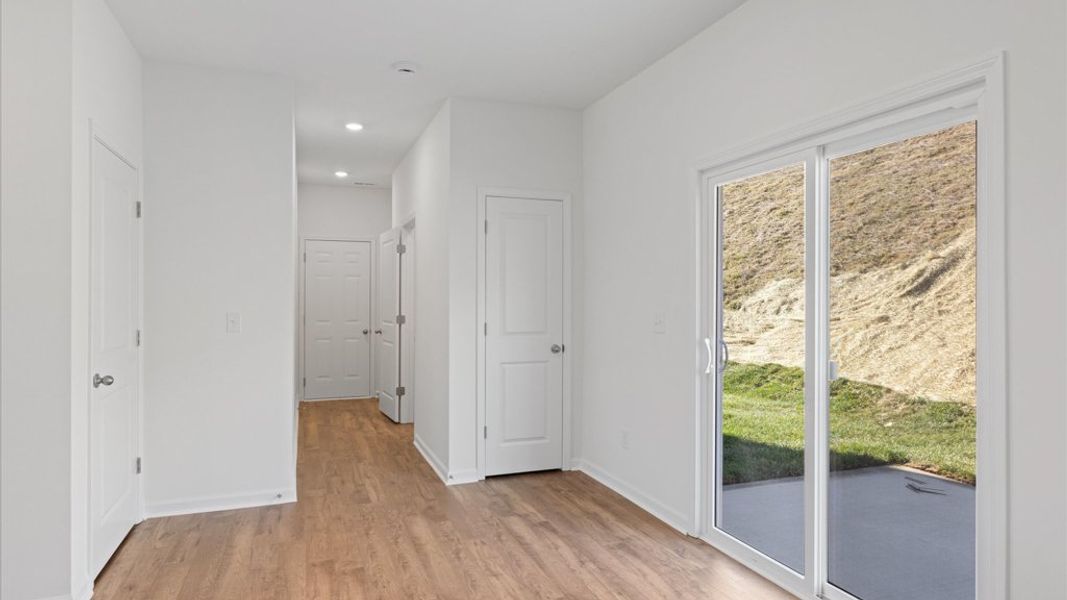 Representative unfurnished interior of a home built from the Glendale by D.R. Horton in Mary's Pointe, Clinton (Image 16).