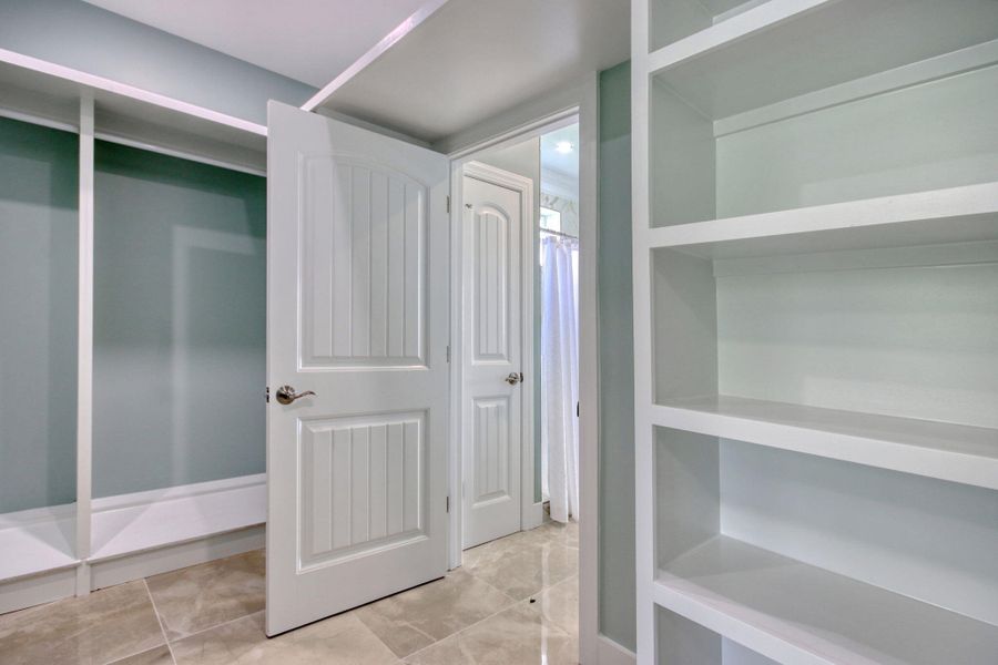 Spacious, unfurnished interior of a new home in , Georgetown (Image 48).