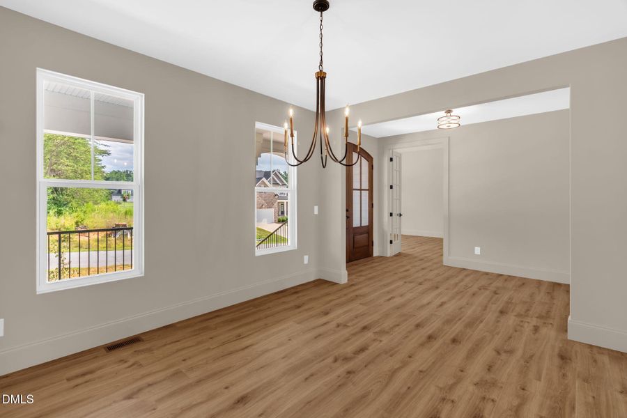 9-web-or-mls-8810 Rudy Dr-8