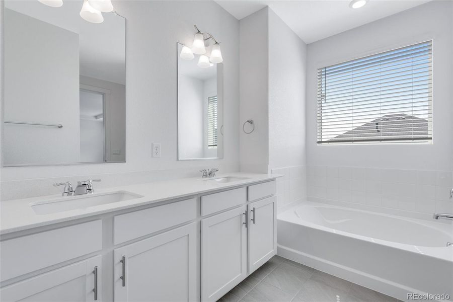 Furnished interior view inside a new home in Vantage, Berthoud (Image 11).