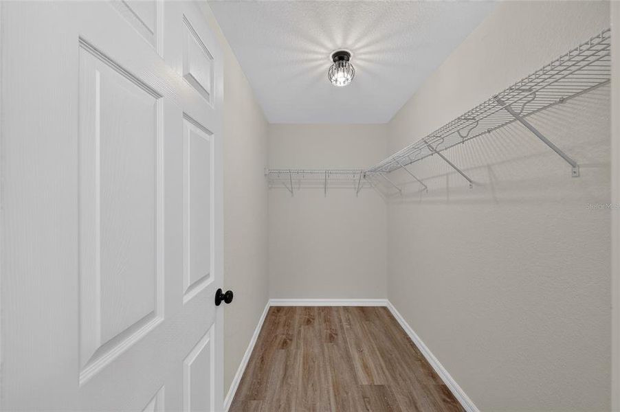 Spacious, unfurnished interior of a new home in , Ocklawaha (Image 20).
