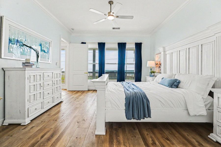 Furnished interior view inside a new home in , Galveston (Image 6).