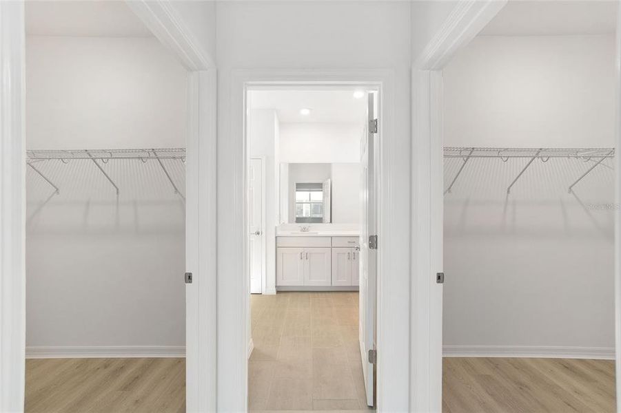 Spacious, unfurnished interior of a new home in , Ocala (Image 31).