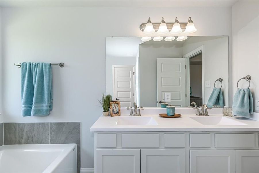 Furnished interior view inside a new home in Parkbrook, Panama City (Image 14).