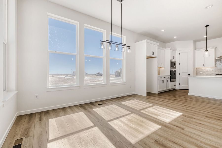 8777 San Diego - Dining Area