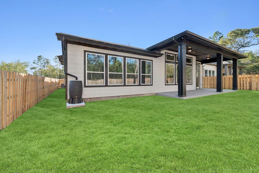 Fully landscaped lawn w/sprinklers, full gutter & fully fenced with NO REAR NEIGHBOR! Fully landscaped lawn w/sprinklers, full gutter & fully fenced with NO REAR NEIGHBOR!