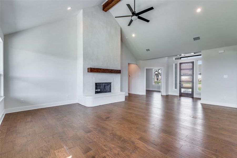 Spacious, unfurnished interior of a new home in , Nevada (Image 18).