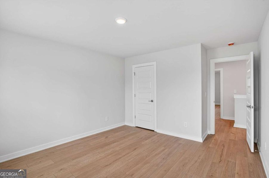 Spacious, unfurnished interior of a new home in The Fairways at Mirror Lake, Villa Rica (Image 63). Spacious, unfurnished interior of a new home in The Fairways at Mirror Lake, Villa Rica (Image 63).