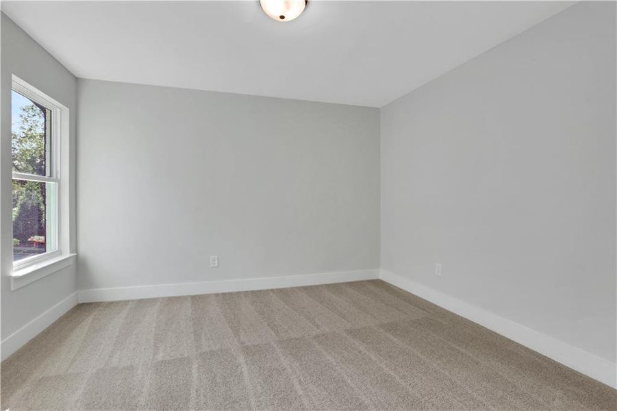 Spacious, unfurnished interior of a new home in Cambridge, Flowery Branch (Image 28).