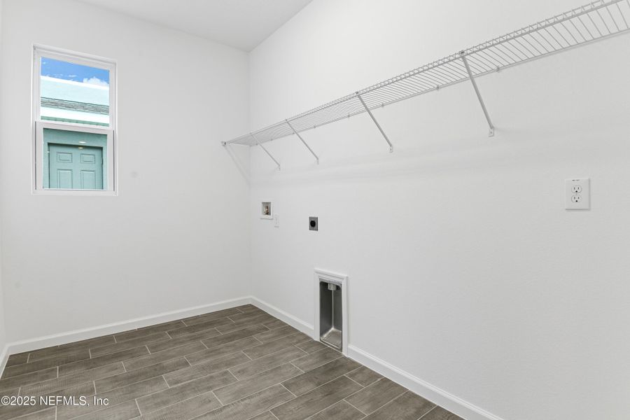 Spacious, unfurnished interior of a new home in Seasons at Grandview Gardens, Deland (Image 16).