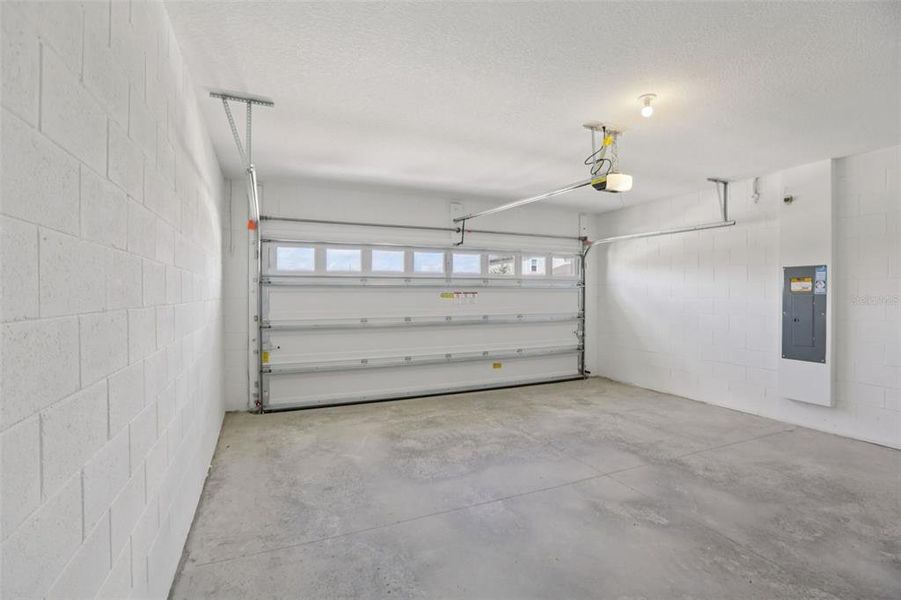 Spacious, unfurnished interior of a new home in Springs at Lake Alfred - Classic Series, Lake Alfred (Image 40).