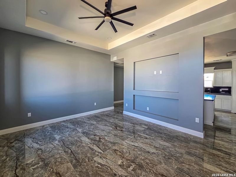 Spacious, unfurnished interior of a new home in , Eagle Pass (Image 19).