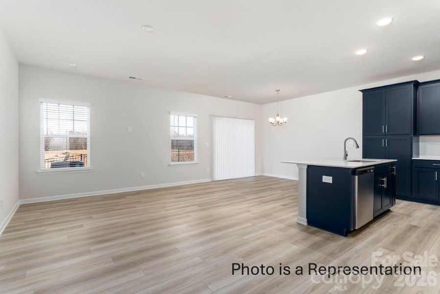 Spacious, unfurnished interior of a new home in Sierra Ridge, Gastonia (Image 7).