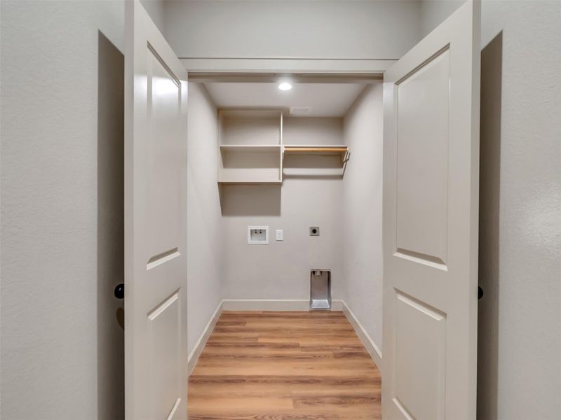 Spacious, unfurnished interior of a new home in , Willis (Image 35).