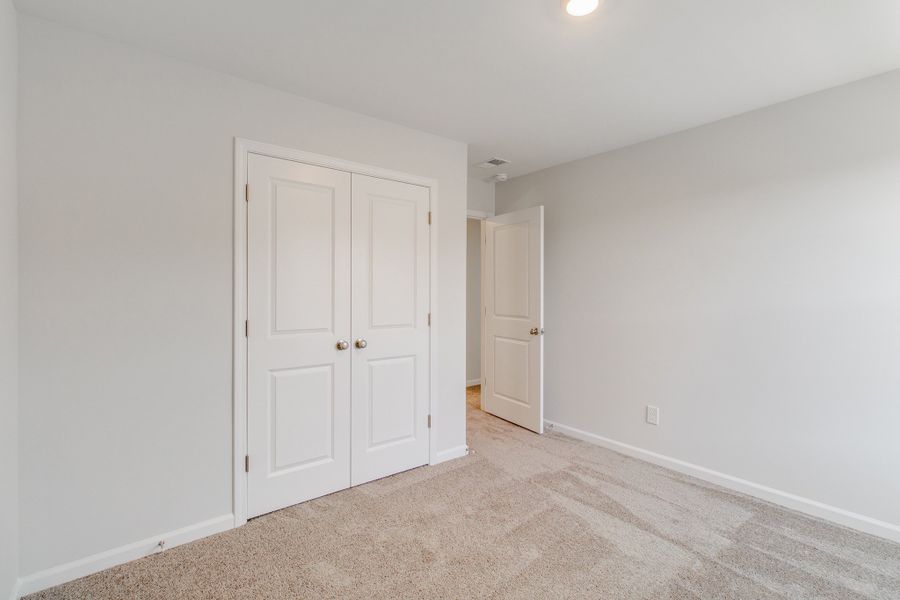 Spacious, unfurnished interior of a new home in Ellington, Elgin (Image 32).