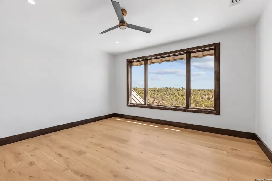 Spacious, unfurnished interior of a new home in , Fredericksburg (Image 24).