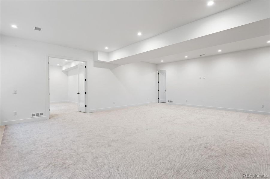 Spacious, unfurnished interior of a new home in , Denver (Image 23).