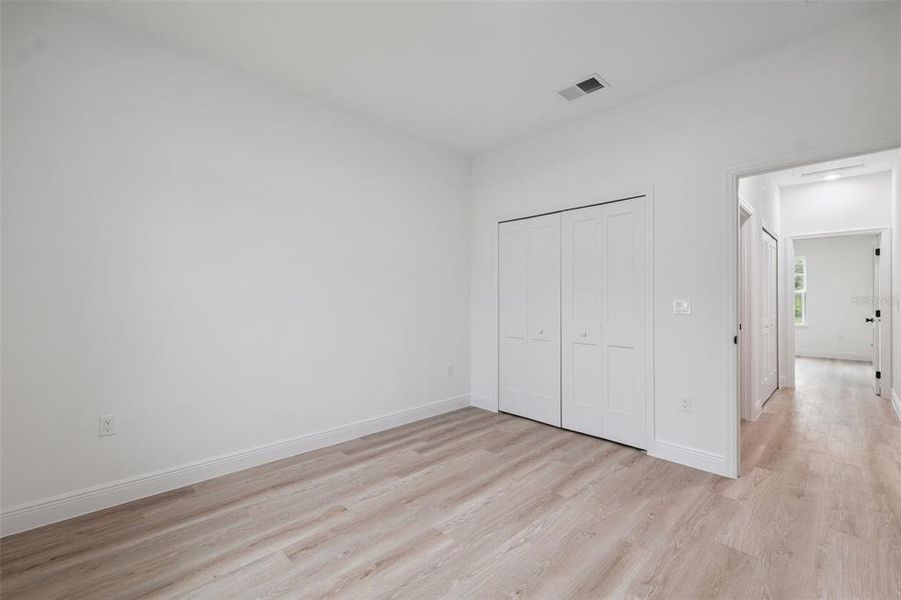 Spacious, unfurnished interior of a new home in , Ocala (Image 32).