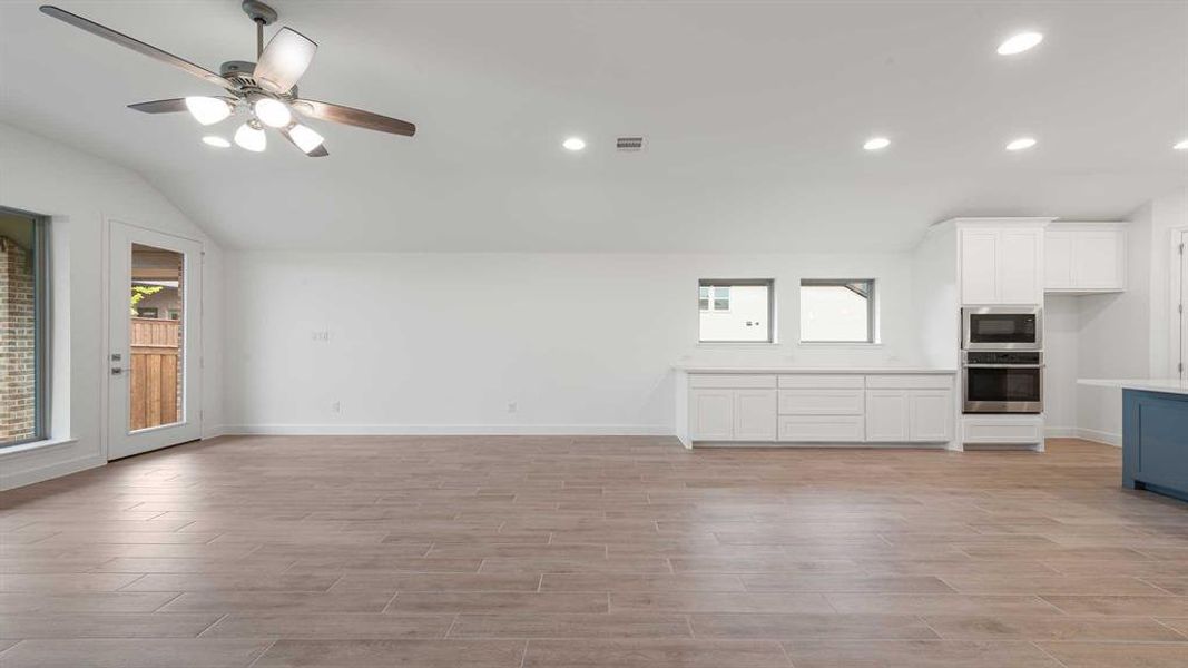 Spacious, unfurnished interior of a new home in Hillstead, Lavon (Image 18).