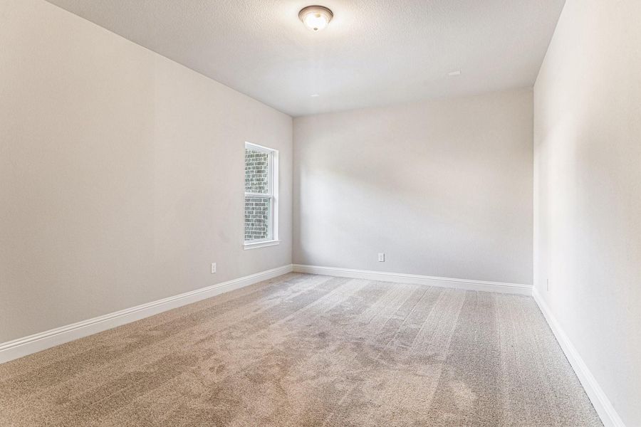 Spacious, unfurnished interior of a new home in Deer Pines, Conroe (Image 32). Spacious, unfurnished interior of a new home in Deer Pines, Conroe (Image 32).
