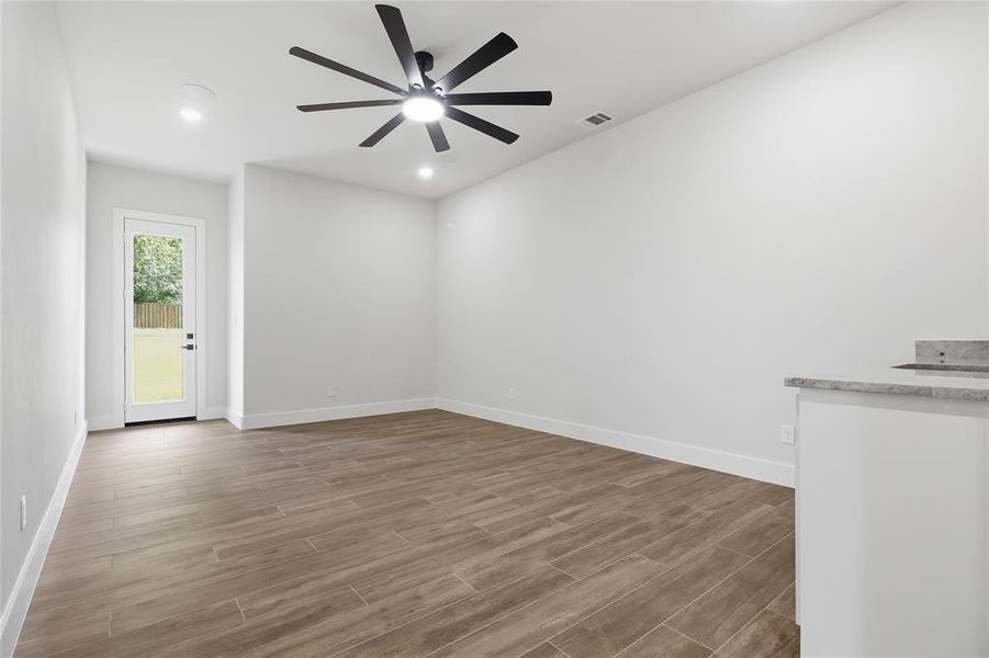 Spacious, unfurnished interior of a new home in , Mansfield (Image 30).