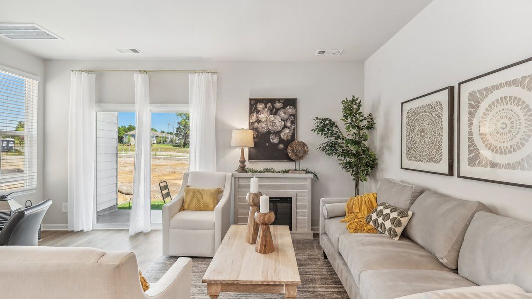 Representative furnished interior of a home built from the FRANKLIN by D.R. Horton in Campbell Place, Lebanon (Image 6).
