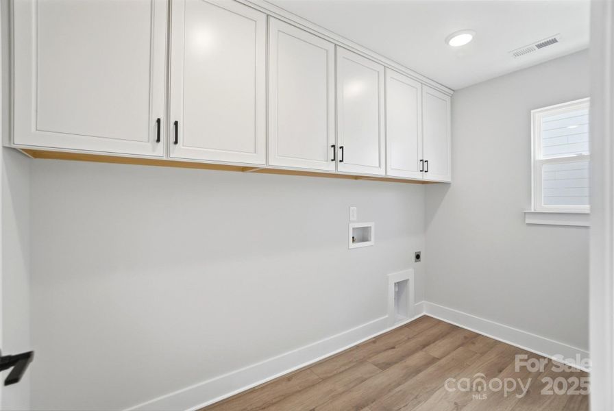 Spacious, unfurnished interior of a new home in Summerlin, Mooresville (Image 40).