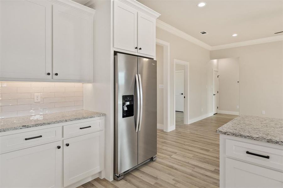 Furnished interior view inside a new home in , Mabank (Image 11).