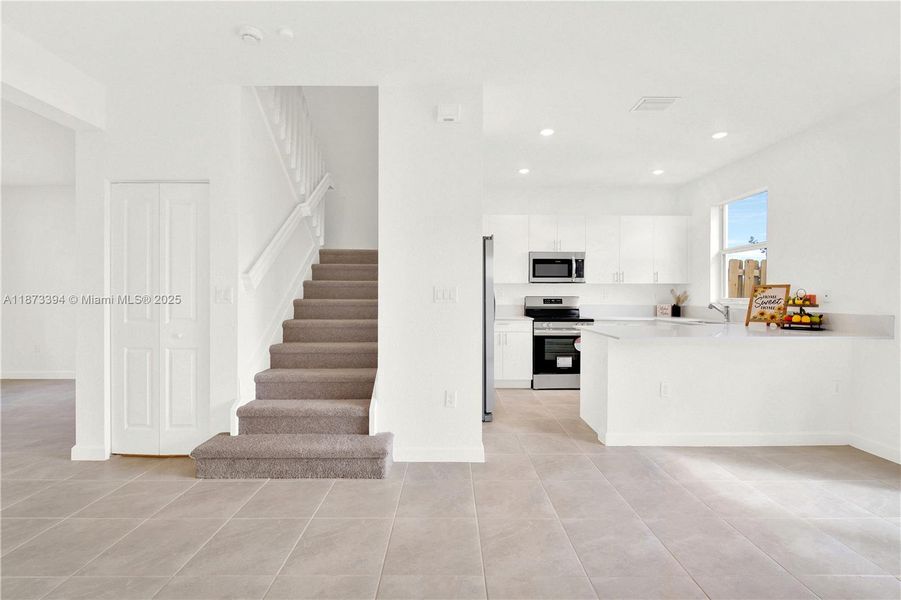 Image 20 of a home in Cedar Pointe: Cypress Collection.