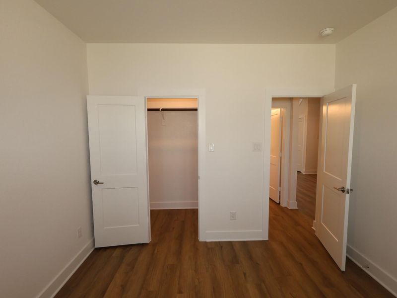 Spacious, unfurnished interior of a new home in Summerview, Fulshear (Image 7).