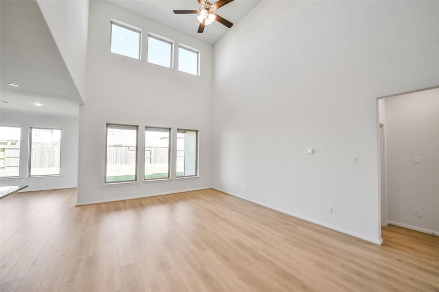 Spacious, unfurnished interior of a new home in Stone Creek Ranch, Hockley (Image 27). Spacious, unfurnished interior of a new home in Stone Creek Ranch, Hockley (Image 27).