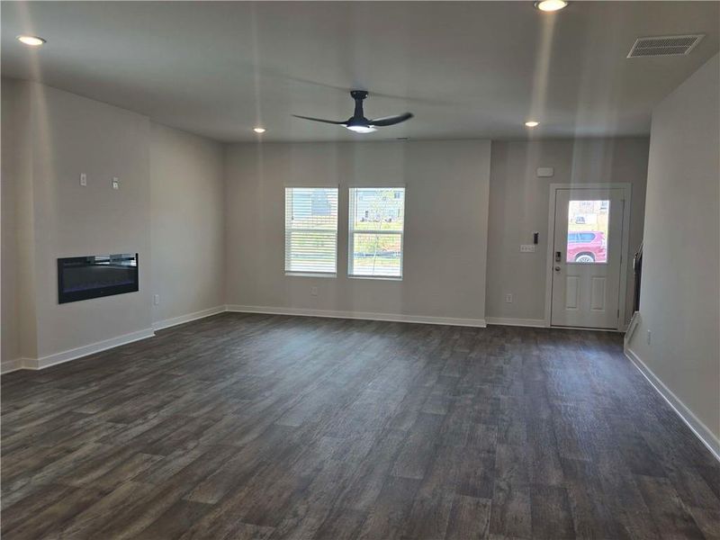 Spacious, unfurnished interior of a new home in Southern Hills, McDonough (Image 16).