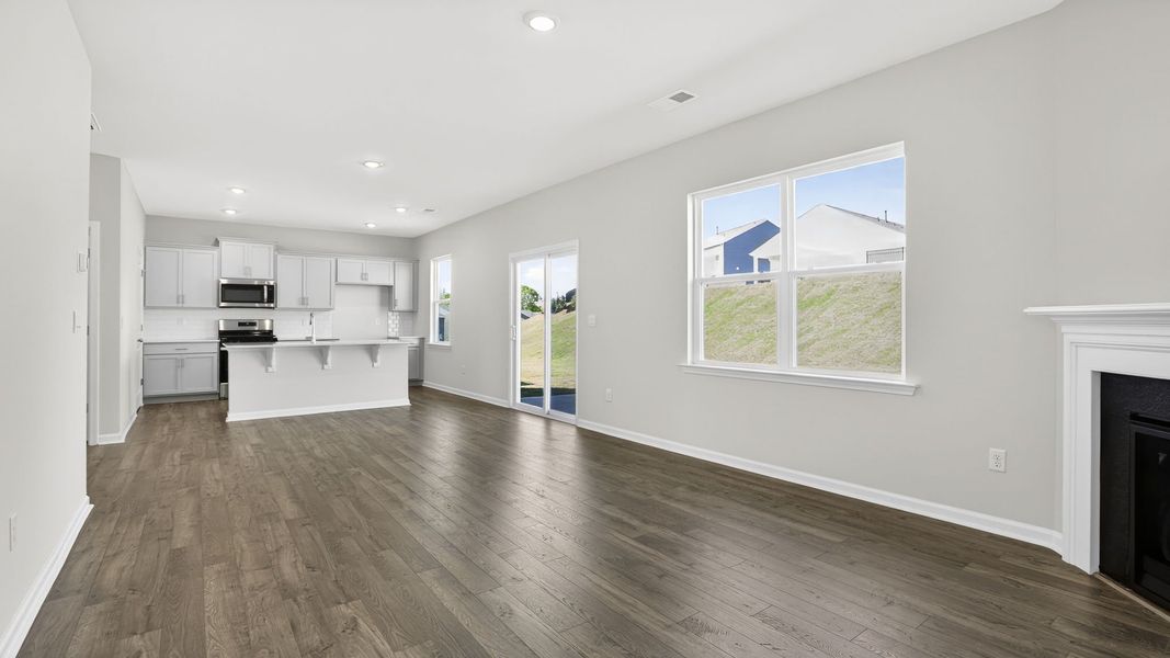 Spacious, unfurnished interior of a new home in Hunters Ridge, Woodruff (Image 22).