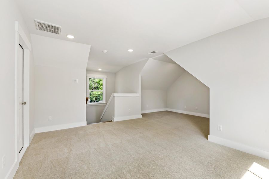 Spacious, unfurnished interior of a new home in , Charleston (Image 55).