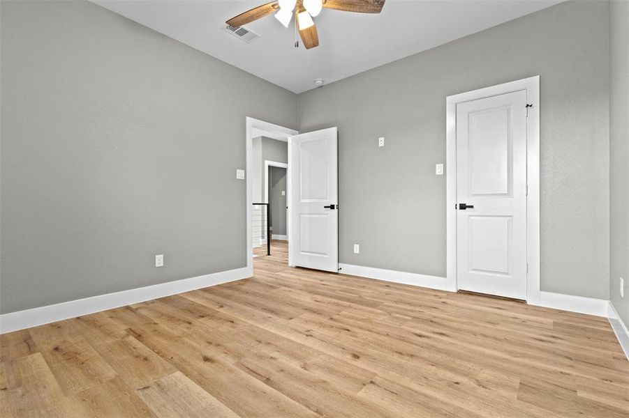Spacious, unfurnished interior of a new home in , Kaufman (Image 15).