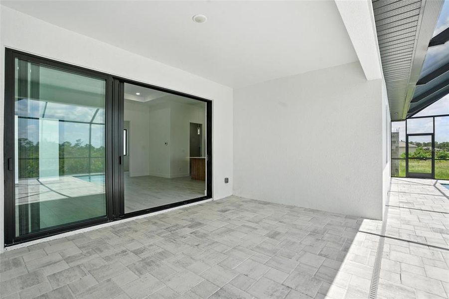 Exterior details and patio area of a home in , Port Charlotte (Image 23).