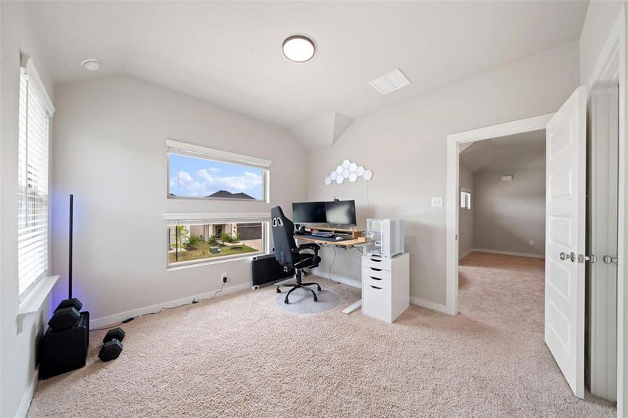 Furnished interior view inside a new home in Eastridge, McKinney (Image 16).