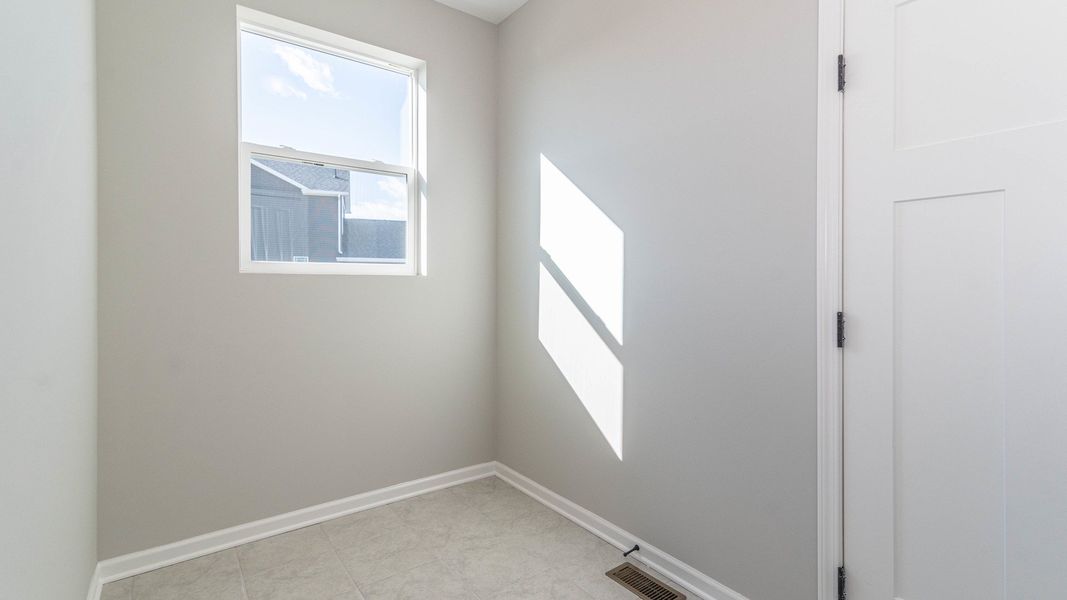 Representative unfurnished interior of a home built from the The Winslow by Norfolk Homes in Valleys, Jackson (Image 99).