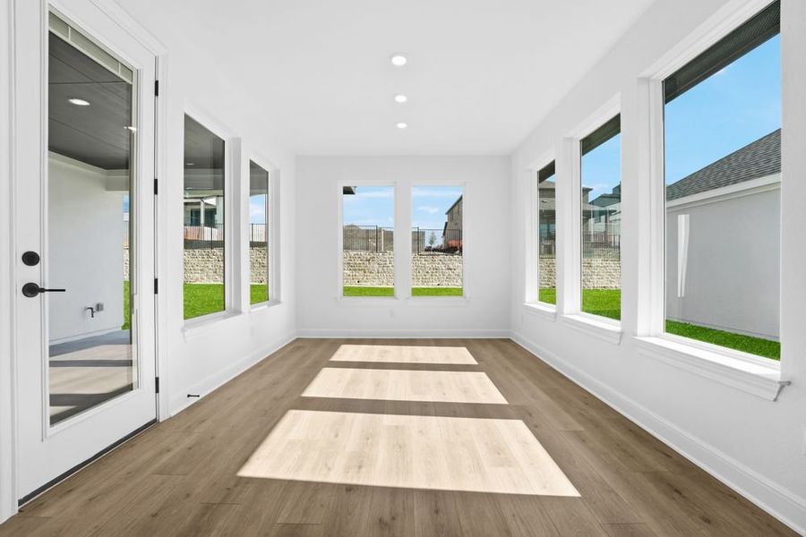 Spacious, unfurnished interior of a new home in Travisso, Leander (Image 12).