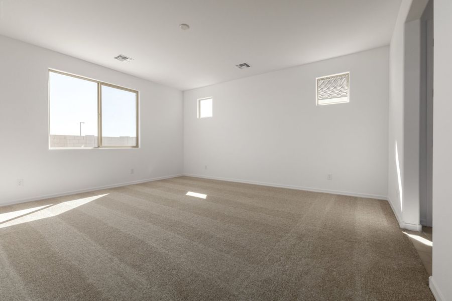 Spacious, unfurnished interior of a new home in Tierra Vistoso, Surprise (Image 9).