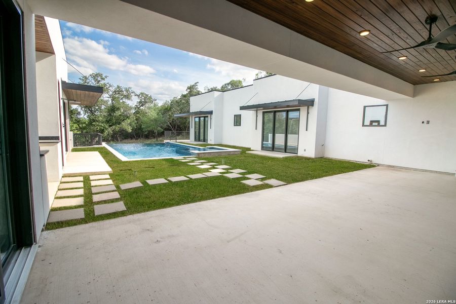 Exterior details and patio area of a home in , San Antonio (Image 34).