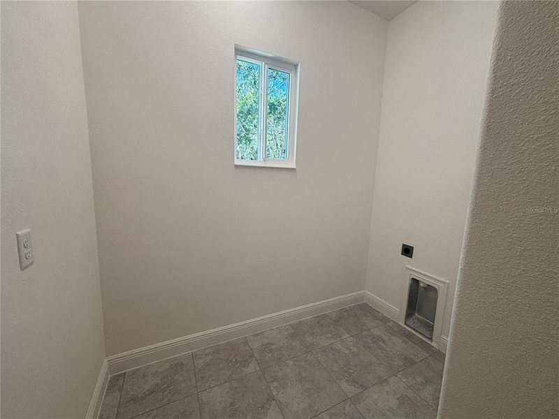 Spacious, unfurnished interior of a new home in , Lady Lake (Image 17).