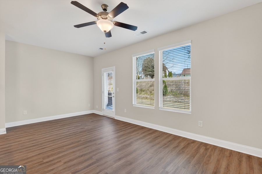 Spacious, unfurnished interior of a new home in Morning Creek Forest, Atlanta (Image 12).