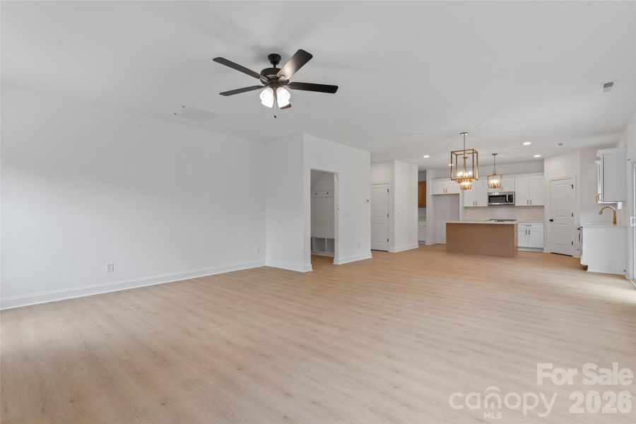 Spacious, unfurnished interior of a new home in , Harrisburg (Image 12).