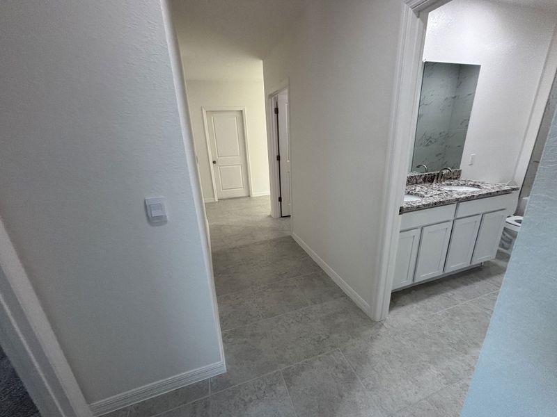 Spacious, unfurnished interior of a new home in Lehigh Acres, Lehigh Acres (Image 18).