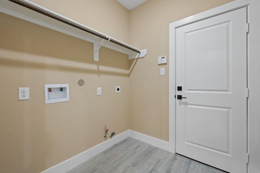 Spacious, unfurnished interior of a new home in , Livingston (Image 22).