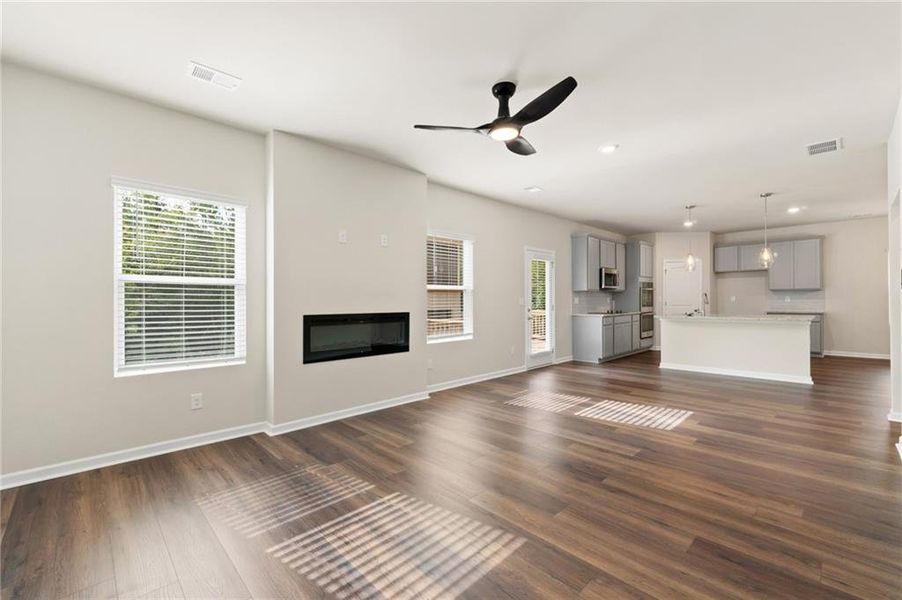 Spacious, unfurnished interior of a new home in The Woodlands Preserve, Jackson (Image 27).