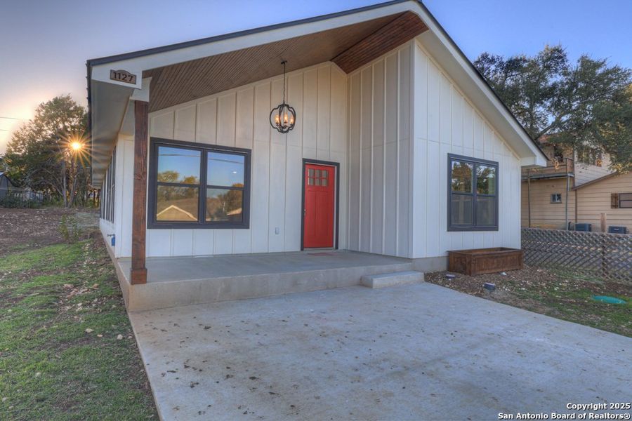 Exterior details and patio area of a home in , Canyon Lake (Image 28).