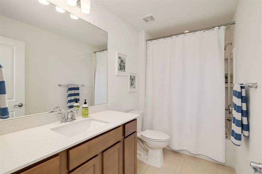 Furnished interior view inside a new home in , Bradenton (Image 41).